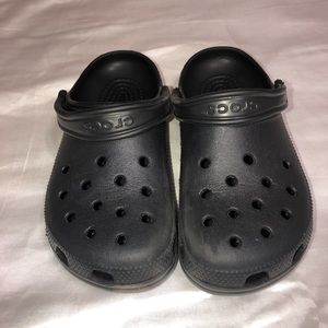 crocs
